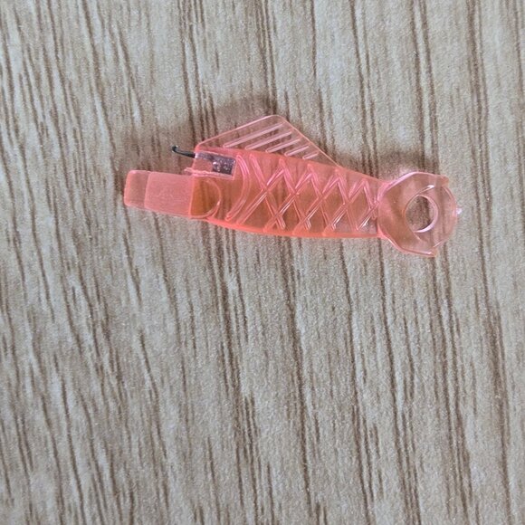 Free with Any Bundle Purchase! Fish-Type Sewing Machine Needle Threader - Picture 3 of 6